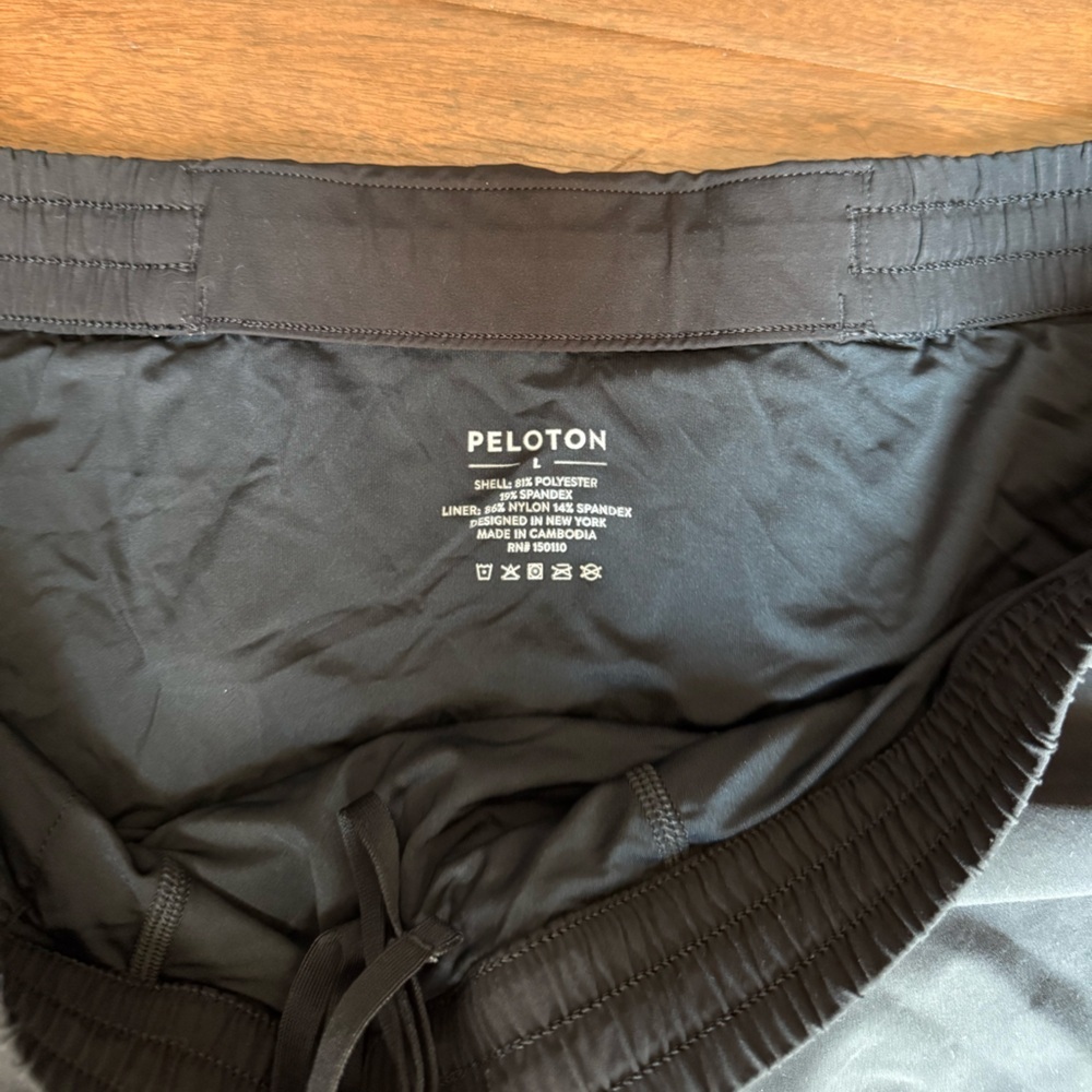 Men’s Peloton Active Shorts size large - Picture 3 of 3